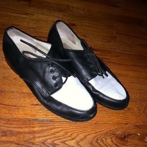 Vintage Joan’s New York Lace Up Loafers